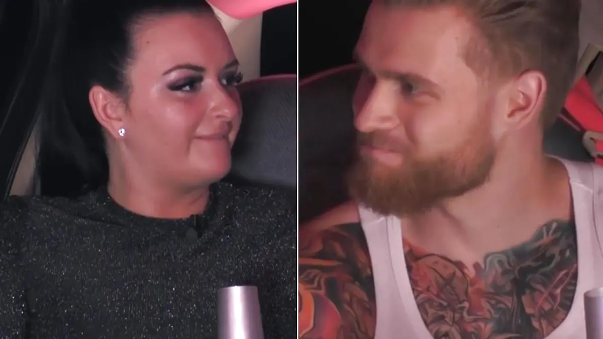 Ups! Was das angeblich gemeinsame Tattoo mit Anime-Fan Dominik angeht, liegt Single-Lady Karo leider leicht daneben, wie sich in der „Take Me Out“ zeigt.