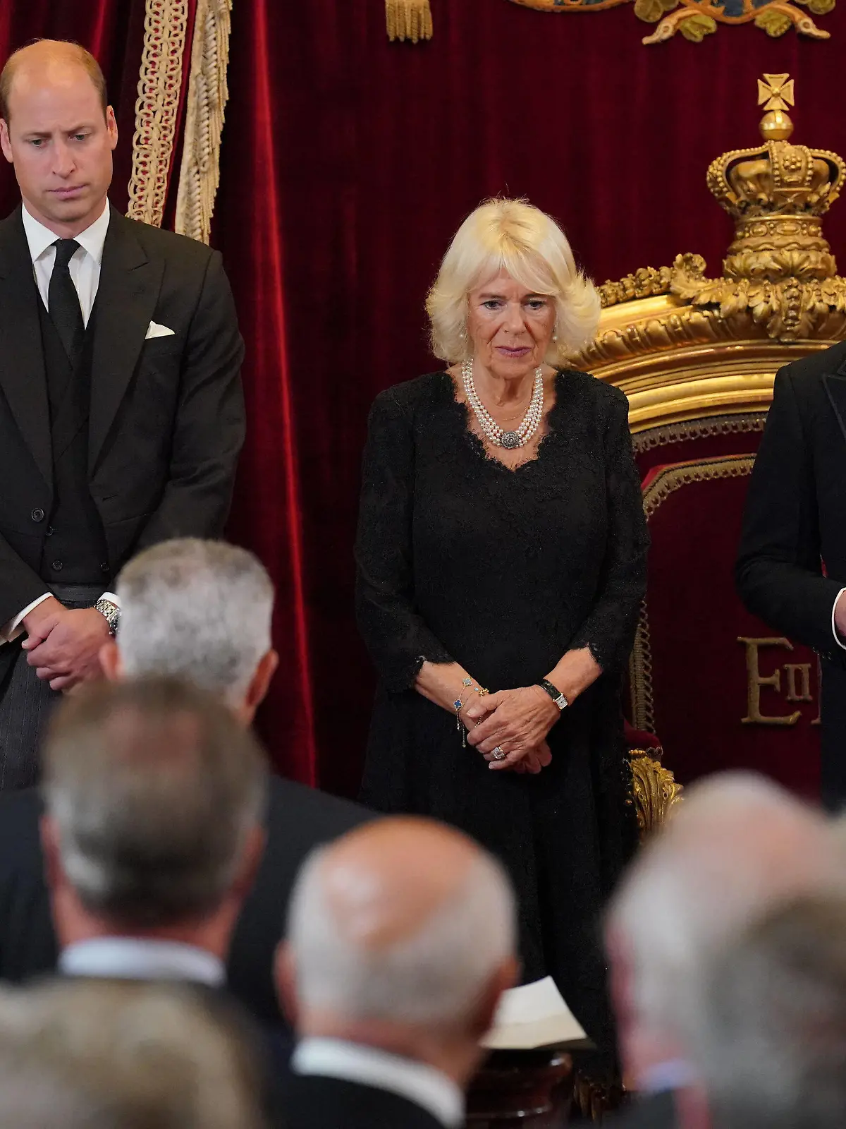  . 10/09/2022. London, United Kingdom. King Charles III with the William, Prince of Wales and Camilla, the Queen Consort , as The King is formally proclaimed monarch at St.Jamess Palace in London. PUBLICATIONxINxGERxSUIxAUTxHUNxONLY xPoolx/xi-Imagesx IIM-23753-0033