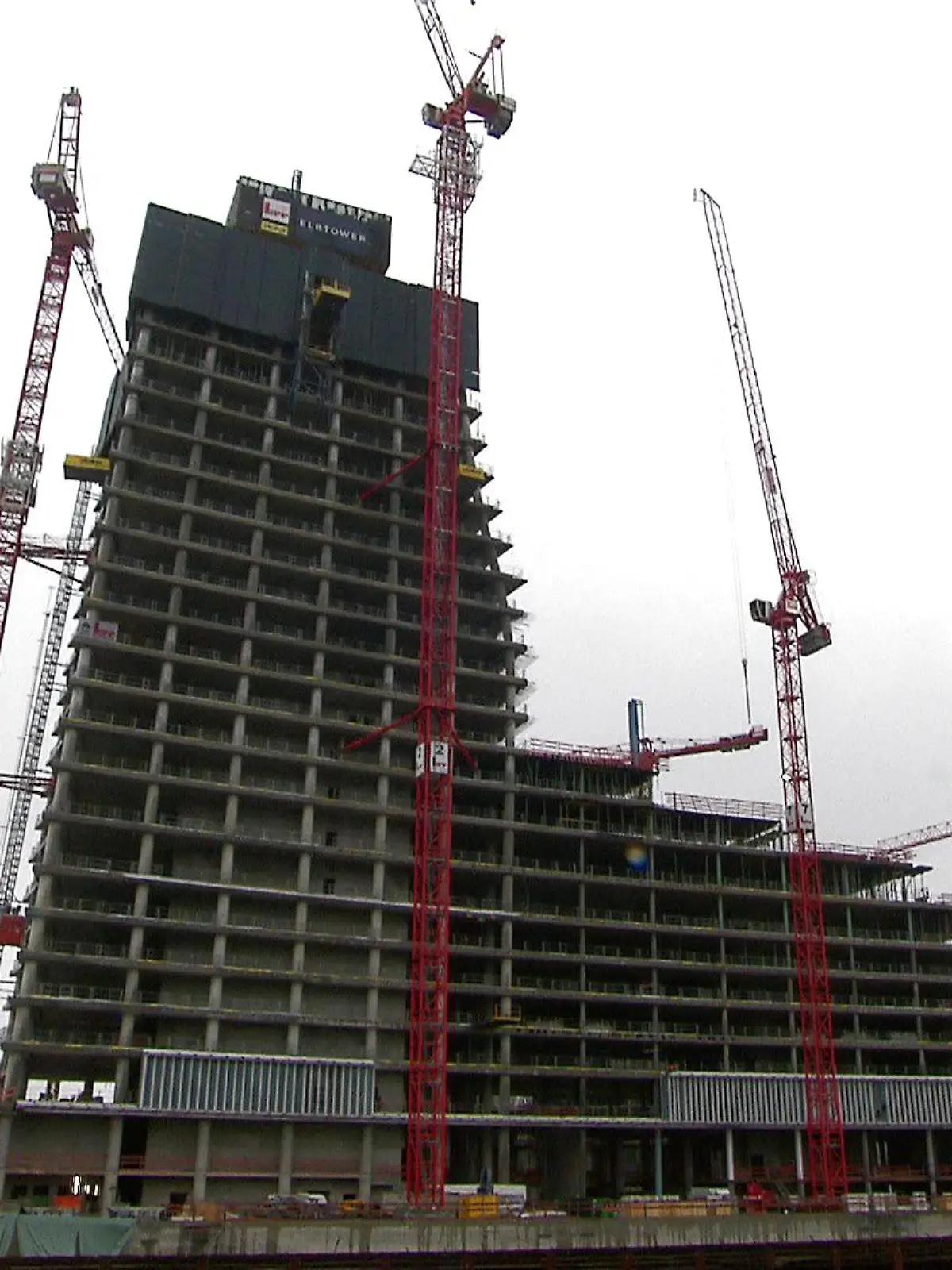Der Rohbau des Elbtowers in Hamburg.