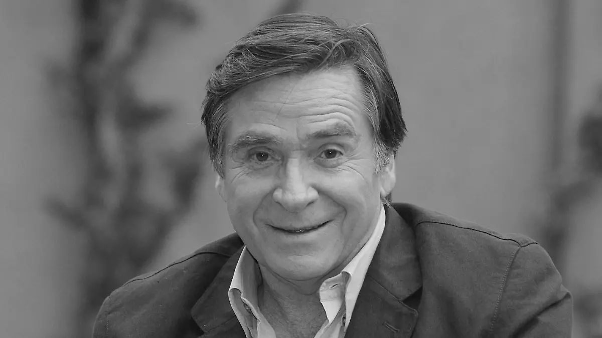ARCHIV - 29.01.2008, Nordrhein-Westfalen, Düsseldorf: Der Schauspieler Elmar Wepper nach der ZDF-Sendung «Volle Kanne - Service täglich». Der Schauspieler Elmar Wepper ist gestorben. Das bestätigte seine Agentin am Dienstag der Deutschen Presse-Agentur. Foto: Horst Ossinger/dpa +++ dpa-Bildfunk +++