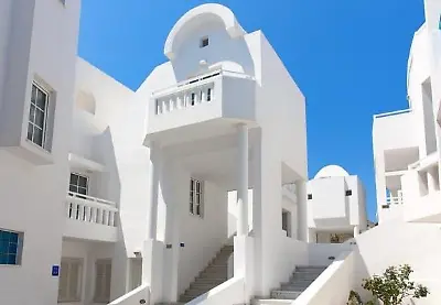 Kamari Beach Hotel in Santorin bei Weg.de