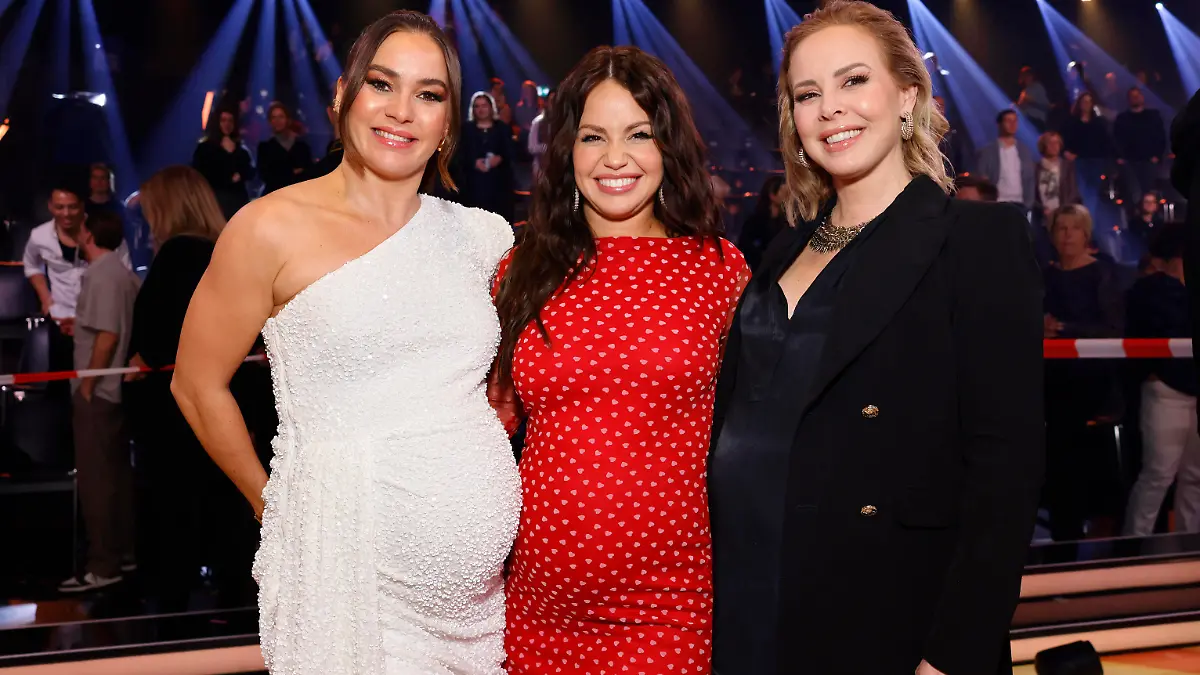 Die drei schwangeren Profitänzerinnen Renata Lusin l-r, Christina Hänni und Isabel Emilia Edvardsson bei der 17. Staffel der RTL-Tanzshow Let s Dance im MMC Coloneum. Köln, 23.02.2024 NRW Deutschland *** The three pregnant professional dancers Renata Lusin l r , Christina Hänni and Isabel Emilia Edvardsson at the 17th season of the RTL dance show Let s Dance at the MMC Coloneum Cologne, 23 02 2024 NRW Germany Copyright: xChristophxHardtx