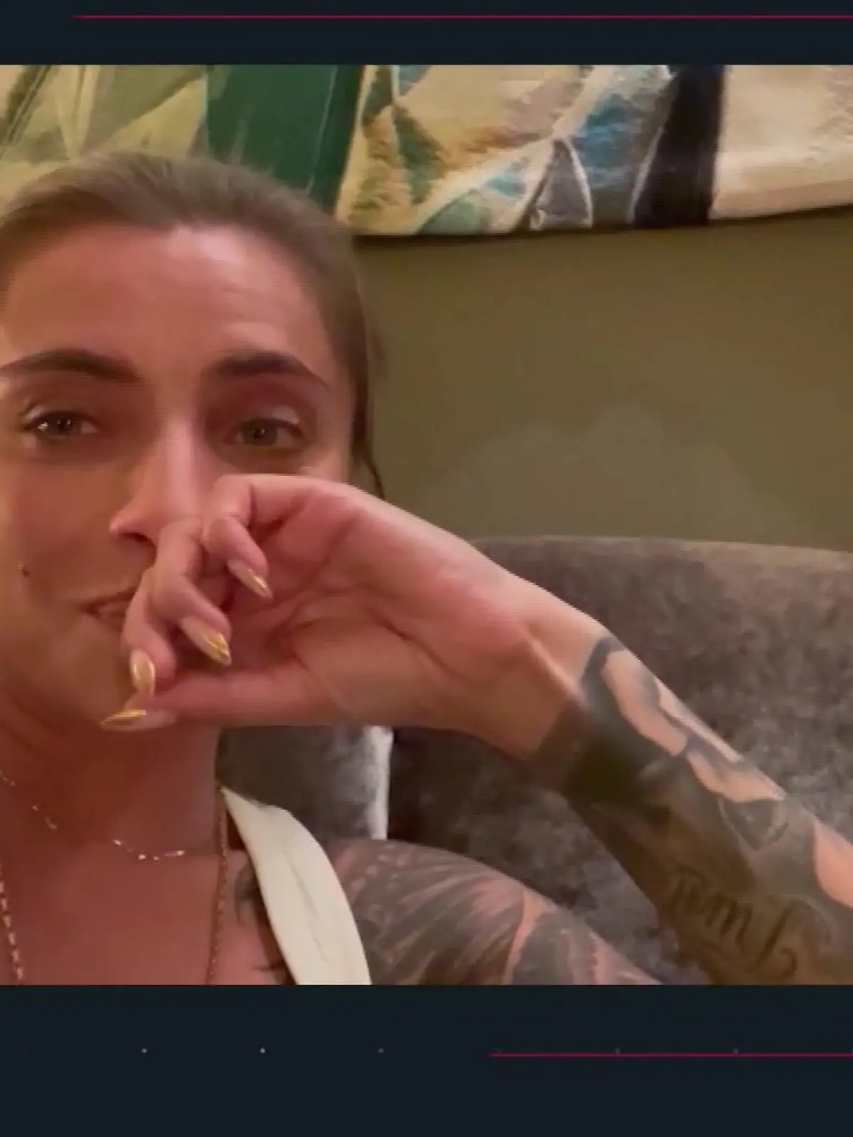 Sophia Thomalla macht den Selbsttest und nimmt für ihre RTL+ Doku Schmerzmittel