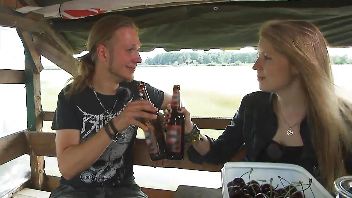 Beste Stimmung in Niedersachsen! „Bauer sucht Frau“-Kandidat Christoph freut sich, seine Lisa endlich zu sich auf den Hof holen zu können.