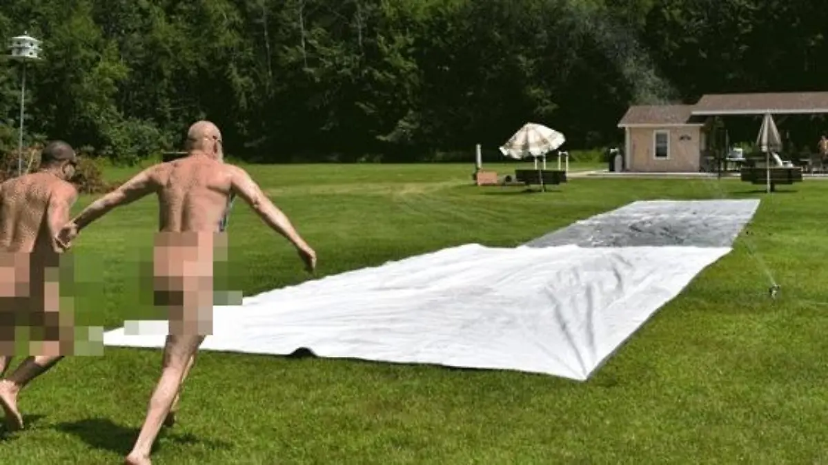 Der Oakwood Club in Minnesota soll ein "familienfreundliches" Nudistencamp sein.