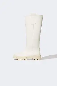 Stiefel aus Kunstleder von DeFacto