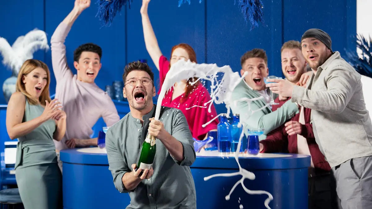 V.l.: Iris Mareike Steen, Marc Weinmann, Thomas Drechsel, Olivia Marei, Lennart Borchert, Felix van Deventer und Patrick Heinrich
+++ Die Verwendung des sendungsbezogenen Materials ist nur mit dem Hinweis und Verlinkung auf RTL+ gestattet. +++