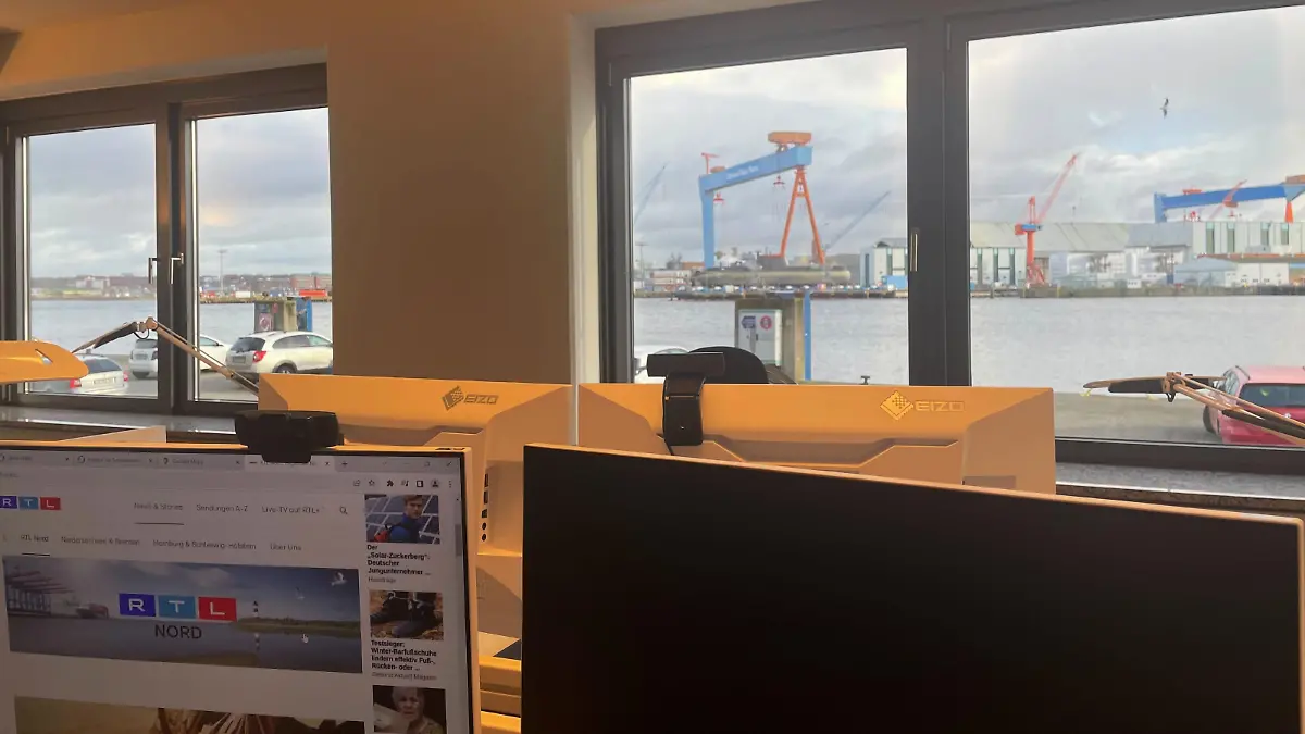 Für diesen Ausblick werden die Kolleginnen und Kollegen am Standort Kiel oft beneidet.