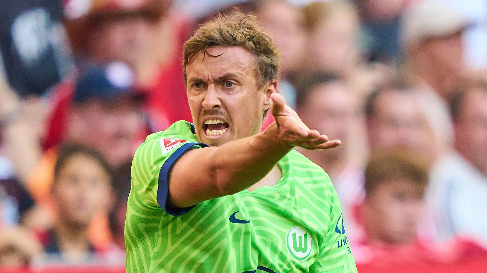 Max Kruse, WOB 9 geste in the match FC BAYERN MÜNCHEN - VFL WOLFSBURG 1.German Football League on Aug 14, 2022 in Munich, Germany. Season 2022/2023, matchday 2, 1.Bundesliga, FCB, München, 2.Spieltag