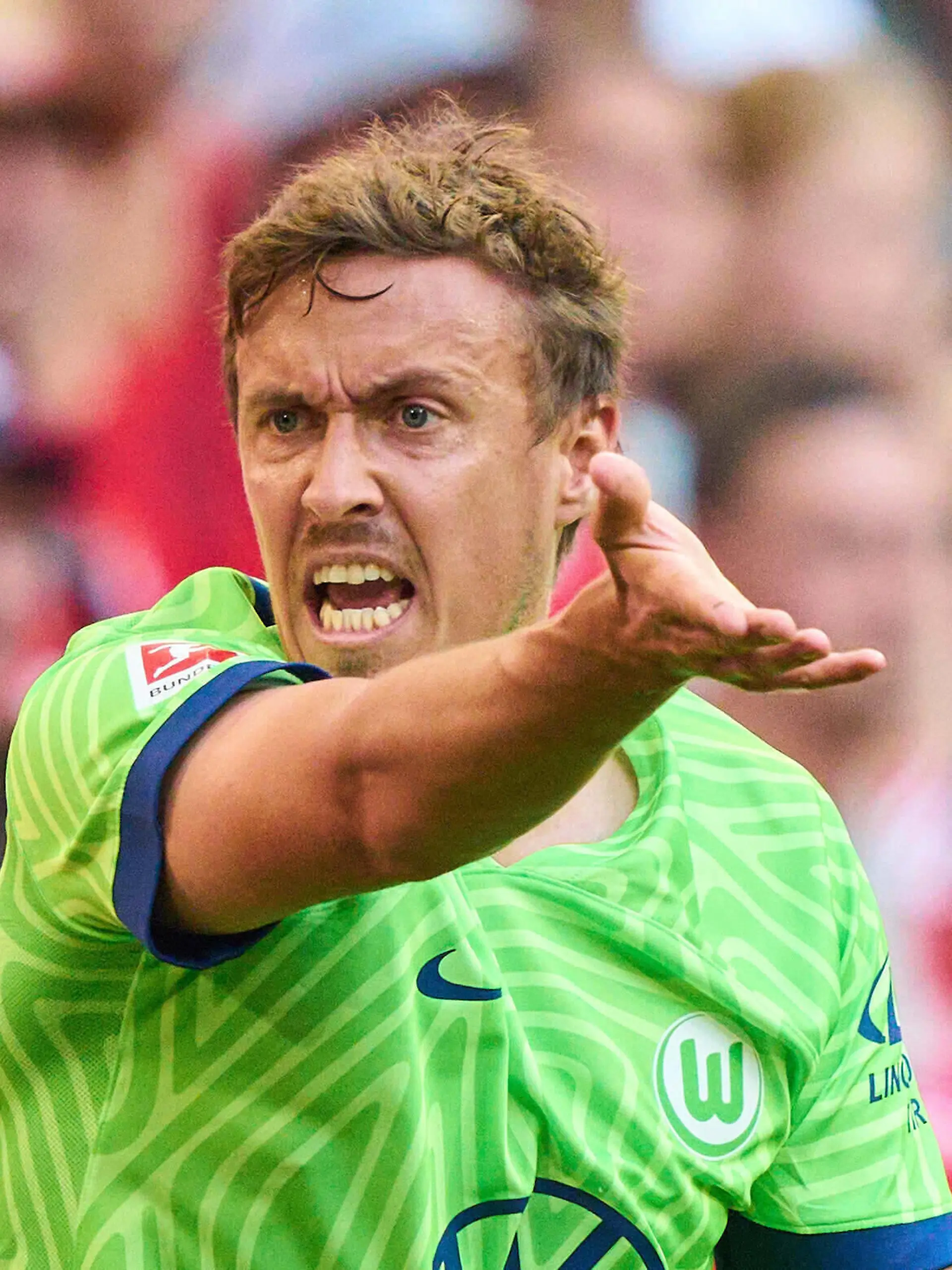  Max Kruse, WOB 9 geste in the match FC BAYERN MÜNCHEN - VFL WOLFSBURG 1.German Football League on Aug 14, 2022 in Munich, Germany. Season 2022/2023, matchday 2, 1.Bundesliga, FCB, München, 2.Spieltag