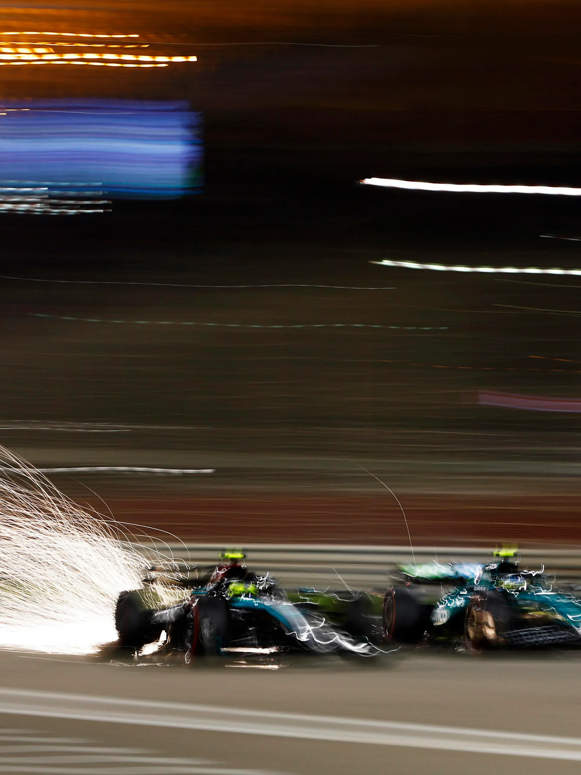 George Russell wird in Bahrain Fünfter, Lewis Hamilton Siebter