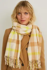 Karierter Fransenschal