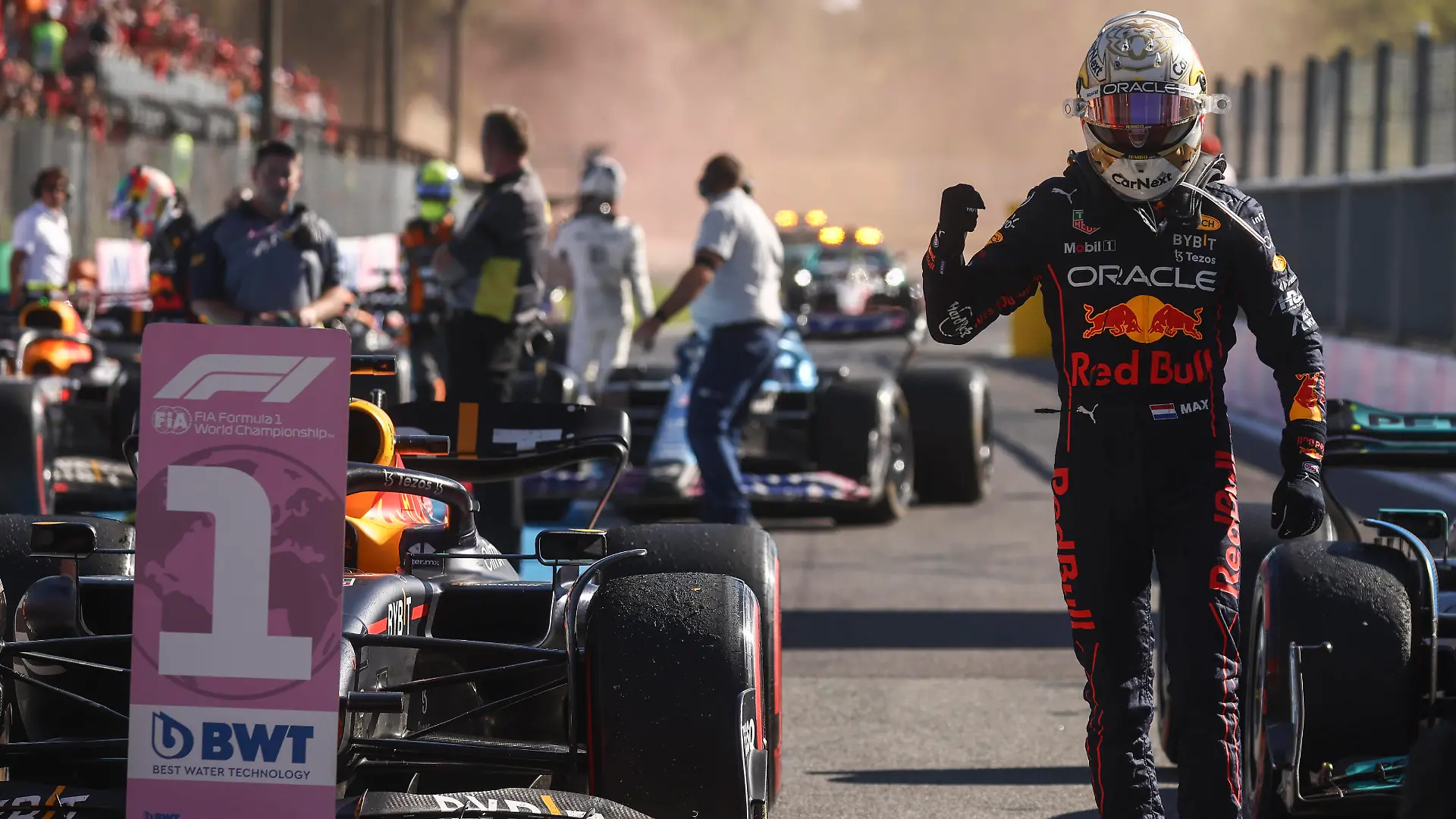 F1 Italian Grand Prix Max Verstappen of Oracle Red Bull Racing wins the Formula 1 Italian Grand Prix race day at Circuit Monza, on September 11, 2022 in Monza, Italy Monza Italy PUBLICATIONxNOTxINxFRA Copyright: xBeataxZawrzelx originalFilename:zawrzel-f1italia220911_npBHR.jpg