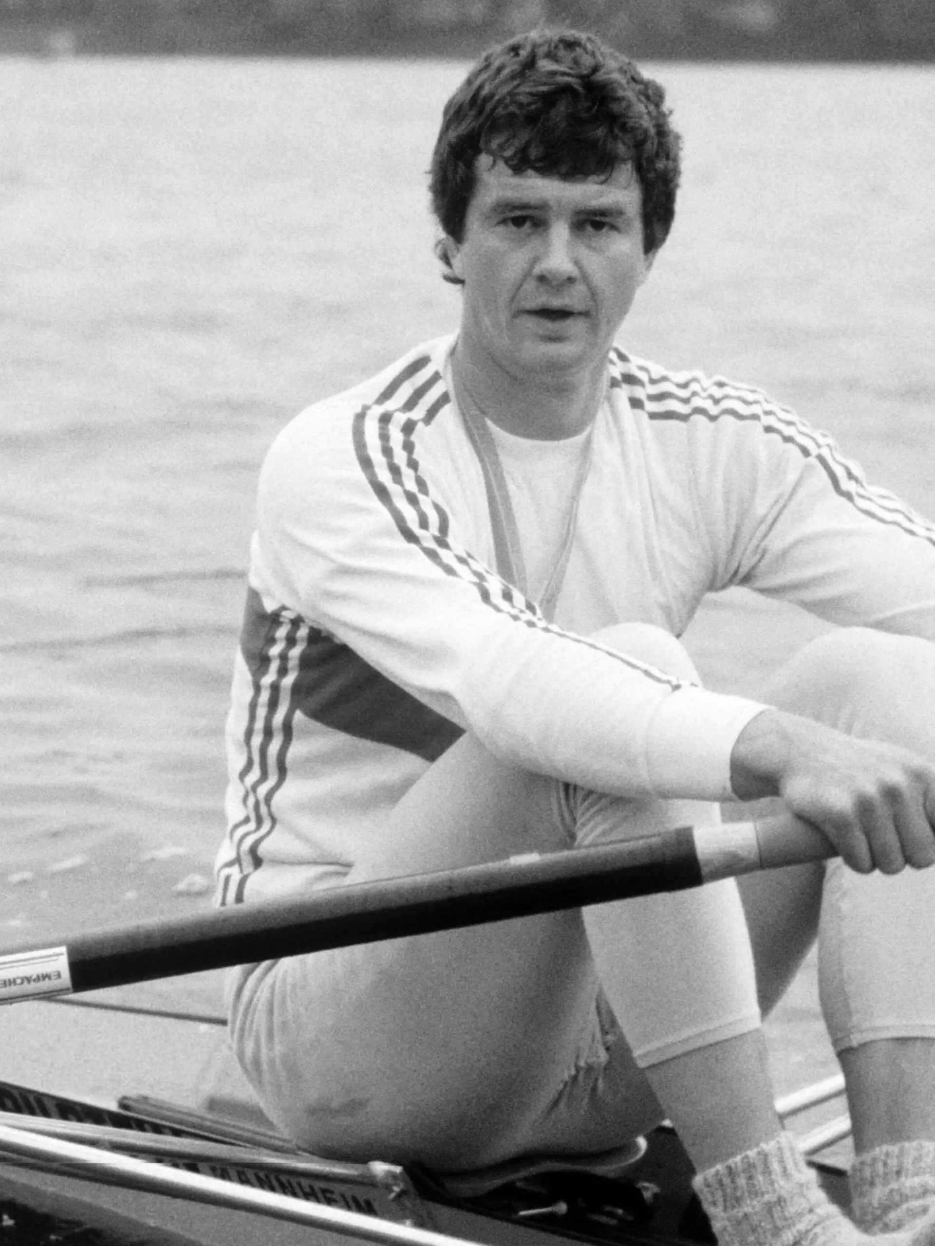 Peter Michael Kolbe in seinem Ruderboot Peter Michael Kolbe in seinem Ruderboot *** Peter Michael Kolbe in his rowboat Peter Michael Kolbe in his rowboat  