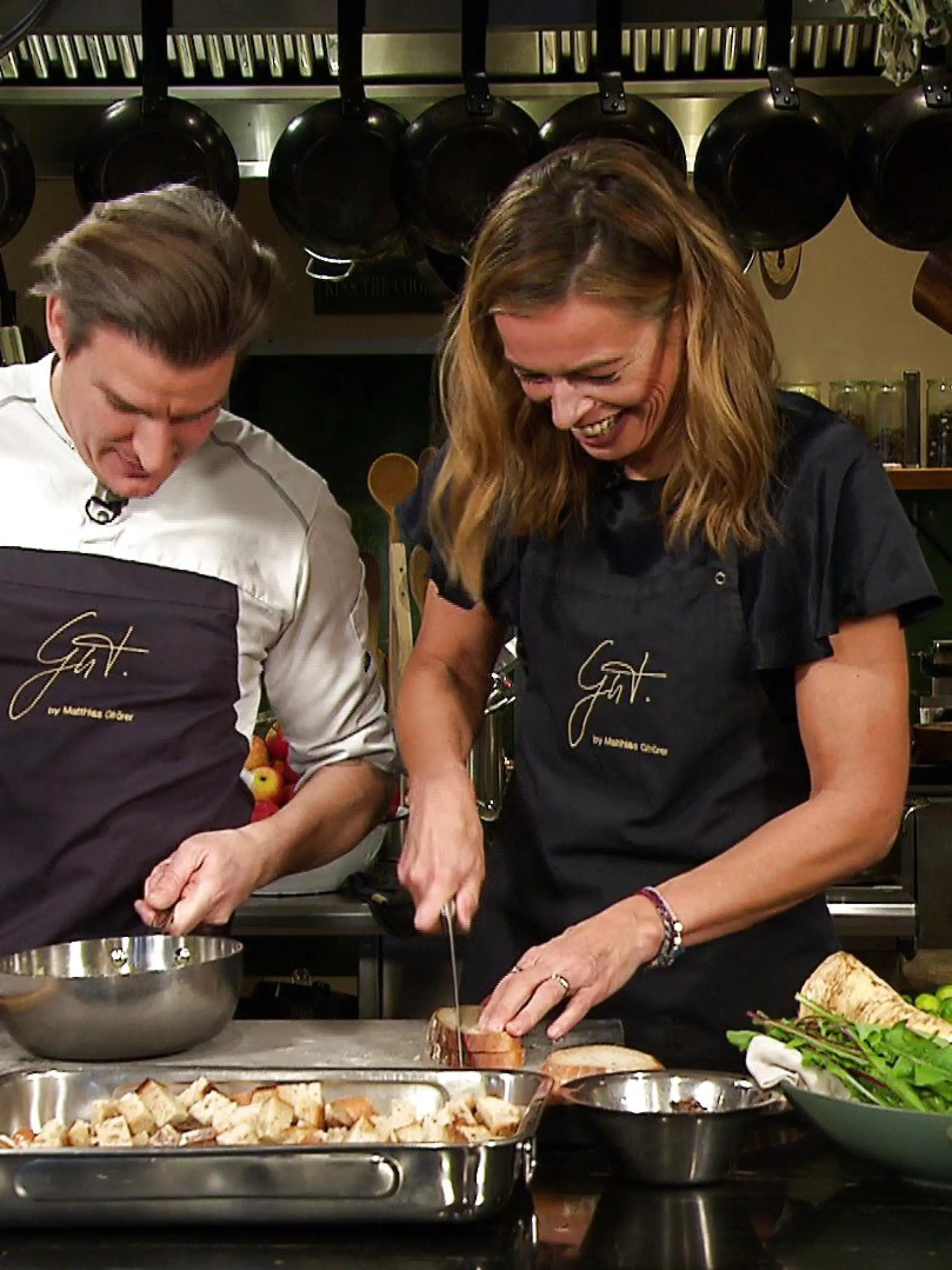 RTL Nord-Moderatorin Susanne Böhm kocht mit Küchenchef Matthias Gfrörer ein weihnachtliches 3-Gänge-Menü - und das ohne Fleisch!