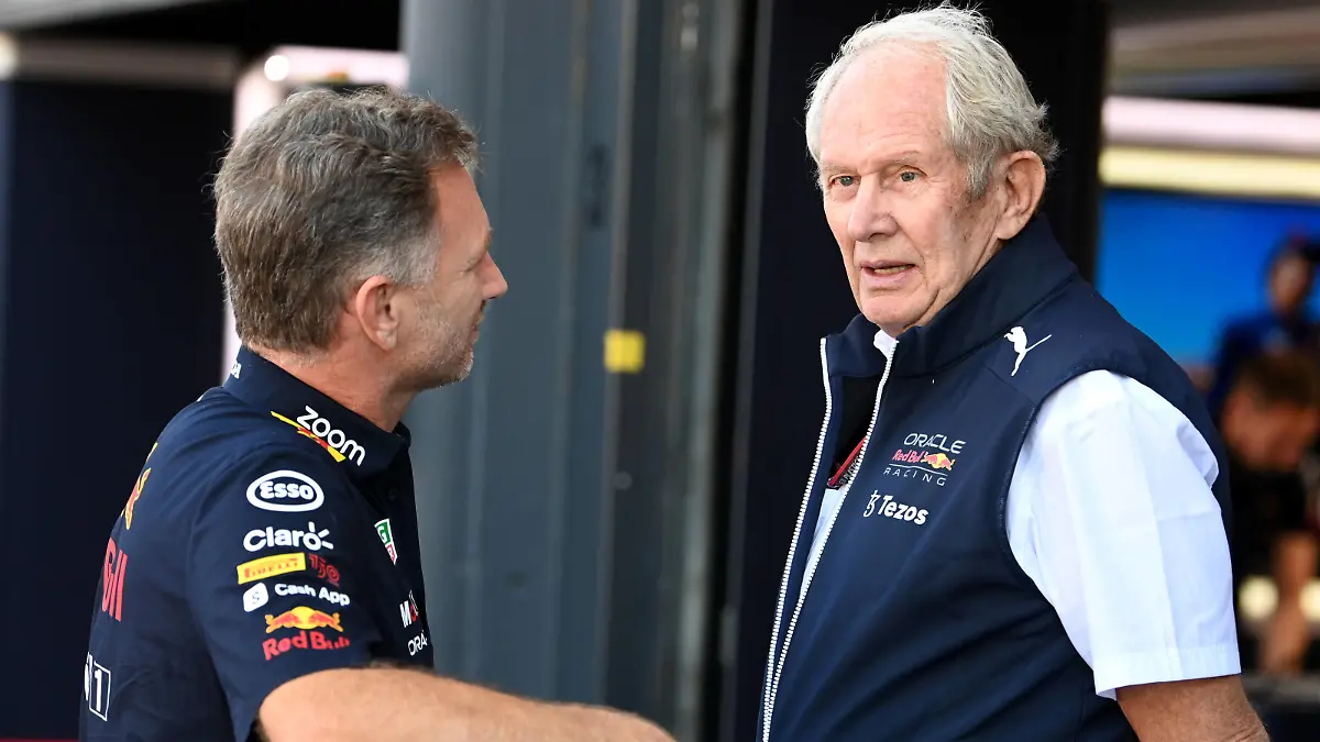 Formula 1 2022: Dutch GP CIRCUIT ZANDVOORT, NETHERLANDS - SEPTEMBER 03: Christian Horner, Team Principal, Red Bull Racing, and Helmut Marko, Consultant, Red Bull Racing during the Dutch GP at Circuit Zandvoort on Saturday September 03, 2022 in North Holland, Netherlands. Photo by Mark Sutton / Sutton Images Images PUBLICATIONxINxGERxSUIxAUTxHUNxONLY GP2215_104700MS1_8991