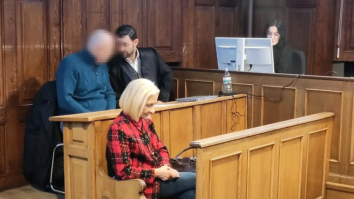 Der 52-Jährige soll zwei Frauen in deren Wohnungen brutal überfallen haben.