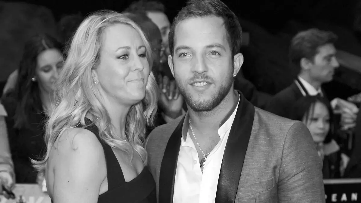 Bildnummer: 58256521 Datum: 18.07.2012 Copyright: imago/Future Image International
Europapremiere von The Dark Knight Rises im Odeon Leicester Square, London James Morrison mit Begleitung PUBLICATIONxINxGERxONLY People Entertainment Film Premiere Filmpremiere London xdp x1x 2012 hoch premiumd Musiker Sänger Gitarrist Pop
58256521 Date 18 07 2012 Copyright Imago Future Image International European premiere from The Dark Knight Rises in Odeon Leicester Square London James Morrison with Accompaniment PUBLICATIONxINxGERxONLY Celebrities Entertainment Film Premiere Film premiere London XDP x1x 2012 vertical premiumd Musician Singer Guitarist Pop