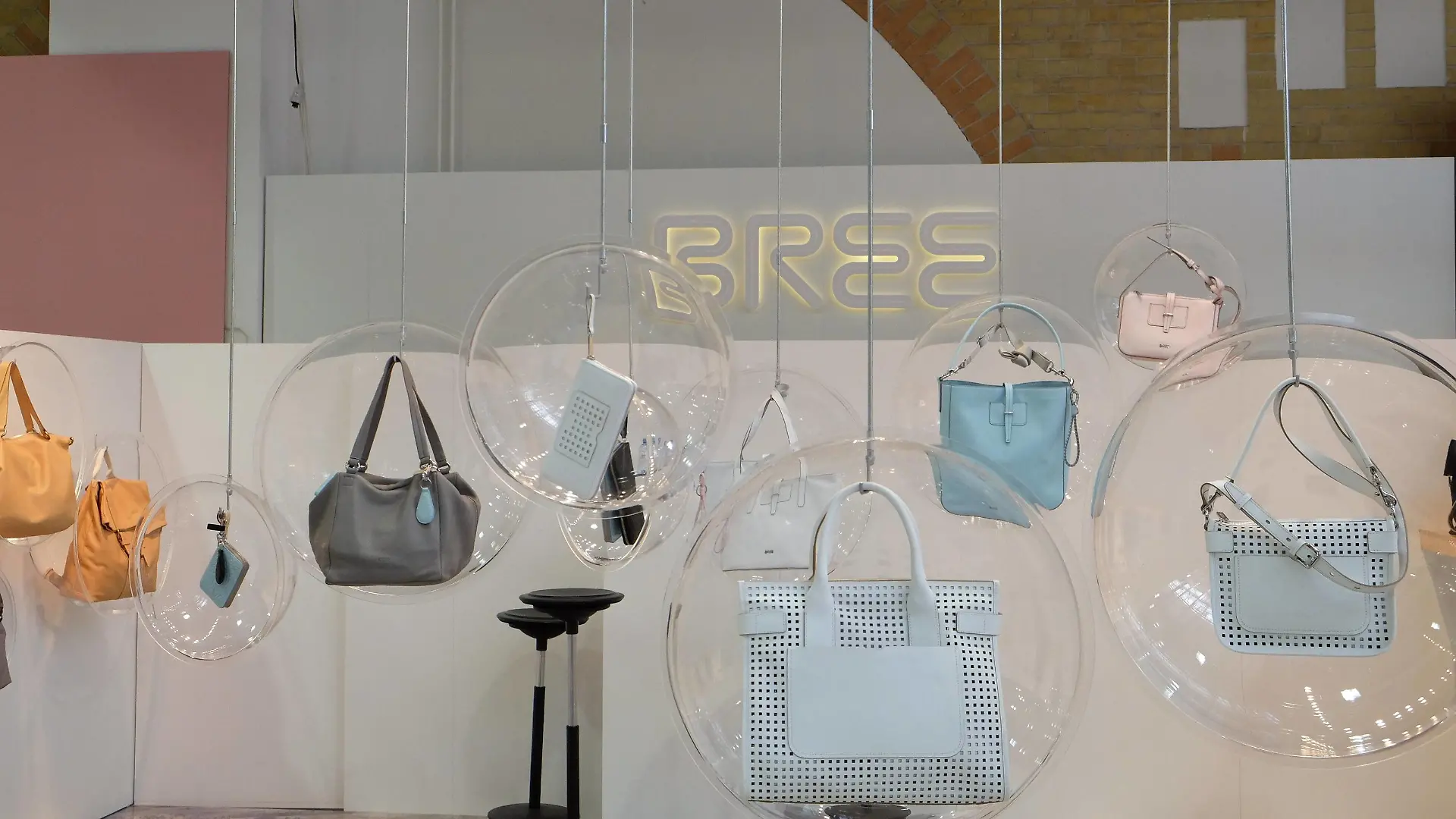 Berlin Fashion Week, Juli 2014, Bree Stand

Berlin Fashion Week July 2014 Bree stand