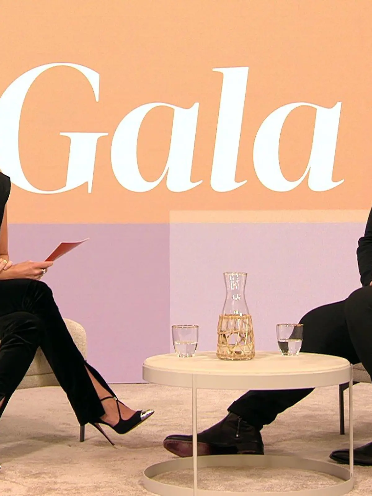 Im Talk mit Gala-Moderatorin Annika Lau spricht Designer Guido Maria Kretschmer über das Leben von Queen Elisabeth II.