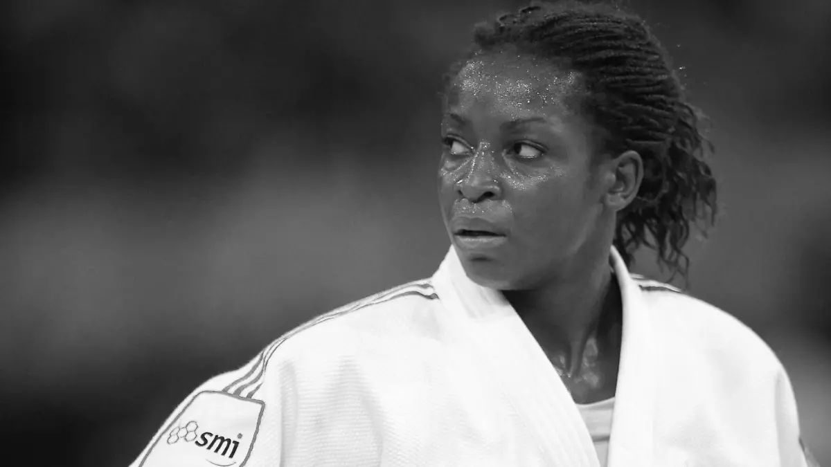 Bildnummer: 08446224  Datum: 25.08.2011  Copyright: imago/PanoramiC
Gevrise Emane (Fra / Blanc) / Maricet Espinosa (cub / bleu) - 63kg Judo: Championnats du Monde de Judo IJF 2011 - 25.08.2011 JBAutissier/PanoramiC PUBLICATIONxNOTxINxFRAxITAxBEL ; Judo WM Paris xcb x0x 2011 hoch 

Image number 08446224 date 25 08 2011 Copyright imago Panoramic Gevrise Emane FRA Blanc Maricet Espinosa Cub Bleu 63kg Judo Championnats You Monde de Judo IJF 2011 25 08 2011 JBAutissier Panoramic PUBLICATIONxNOTxINxFRAxITAxBEL Judo World Cup Paris  x0x 2011 vertical  