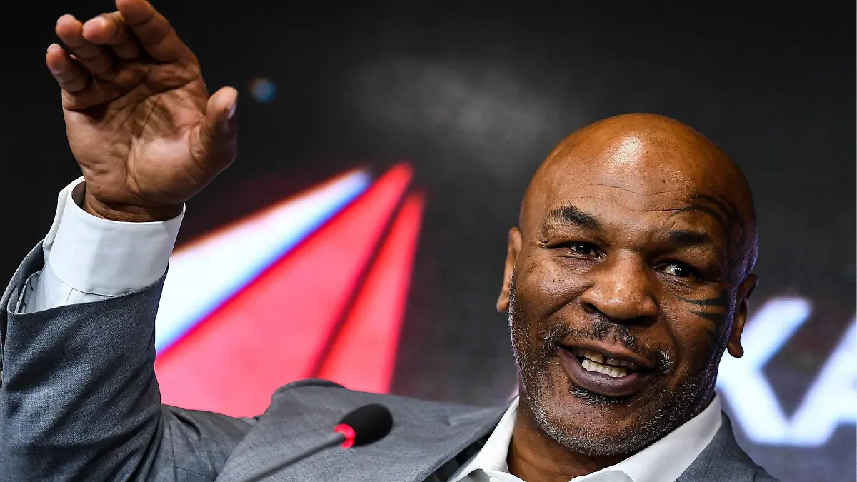  YEKATERINBURG, RUSSIA - SEPTEMBER 6, 2018: American professional boxer Mike Tyson during a press conference PK Pressekonferenz following a boxing masterclass for RCC Boxing Promotions boxers and children at the Martial Arts Academy established by the Russian Copper Company. Donat Sorokin/TASS PUBLICATIONxINxGERxAUTxONLY TS08F4CC