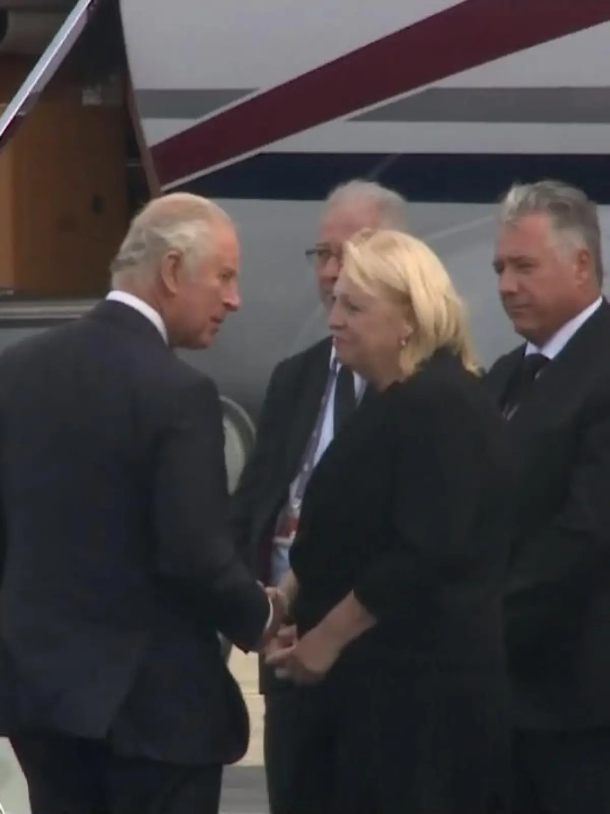 Bild zu: "Für erste Rede: König Charles III fliegt nach London"