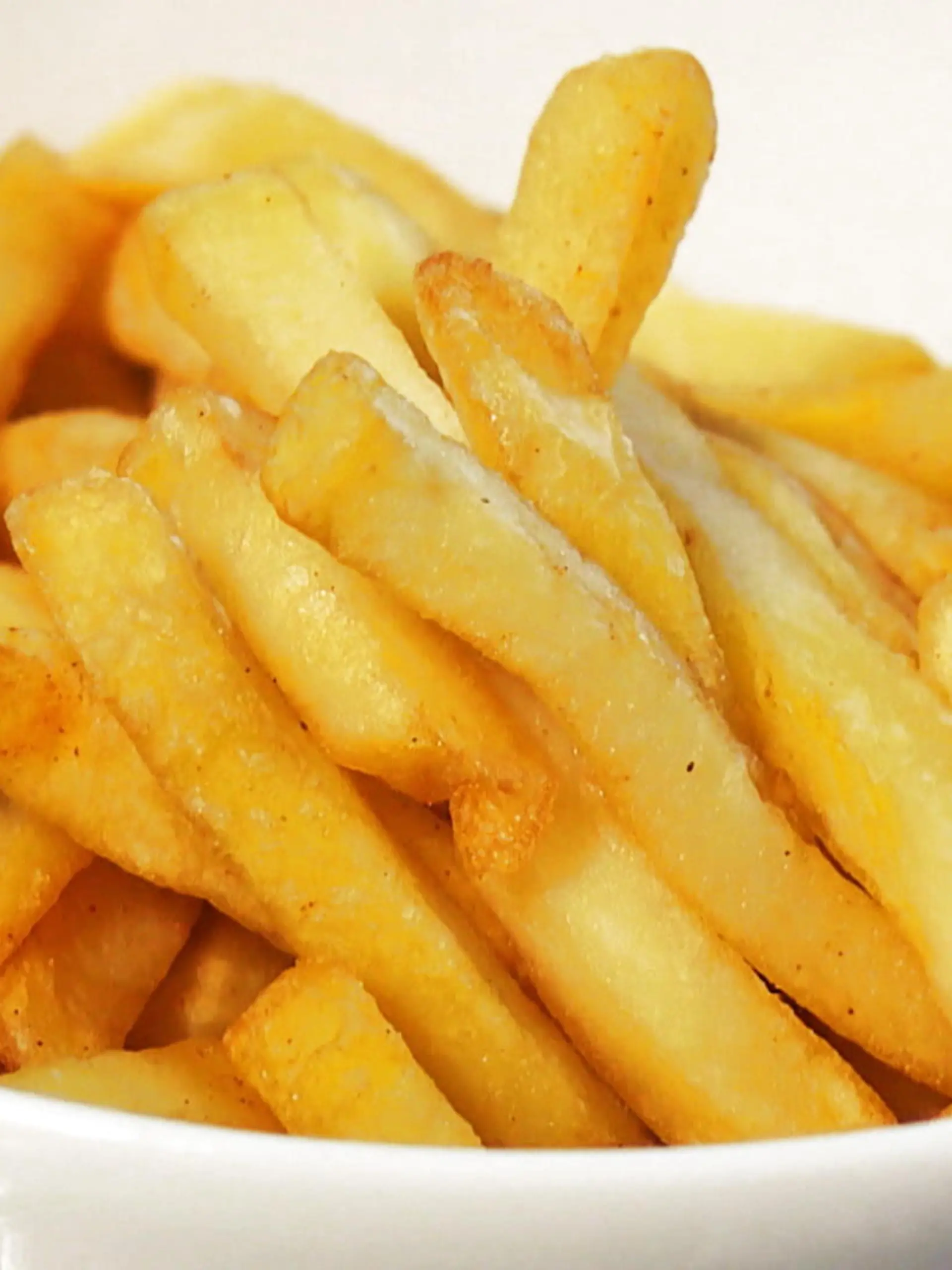 Pommes gehen immer ...

... und manche sagen sogar: Das sind frittierte Sonnenstrahlen! Dank öko-Test UND Stiftung Warentest wissen wir, welche gut sind und welche nicht. Alle Ergebnisse sind im Video zu sehen.
