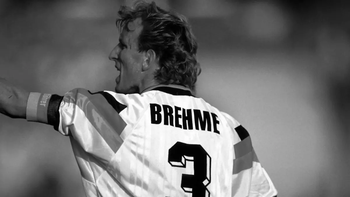 Fußball, EM Finale 1992 in Göteborg, Dänemark - Deutschland 2:0 Kapitän Andreas Brehme Deutschland dirigiert