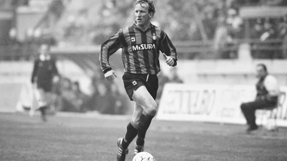 ANDREAS BREHME, Inter, Serie A, Inter vs Cagliari 1-1, Milano SERIE A 1990-91 INTER-CAGLIARI 1-1 PUBLICATIONxNOTxINxITA 