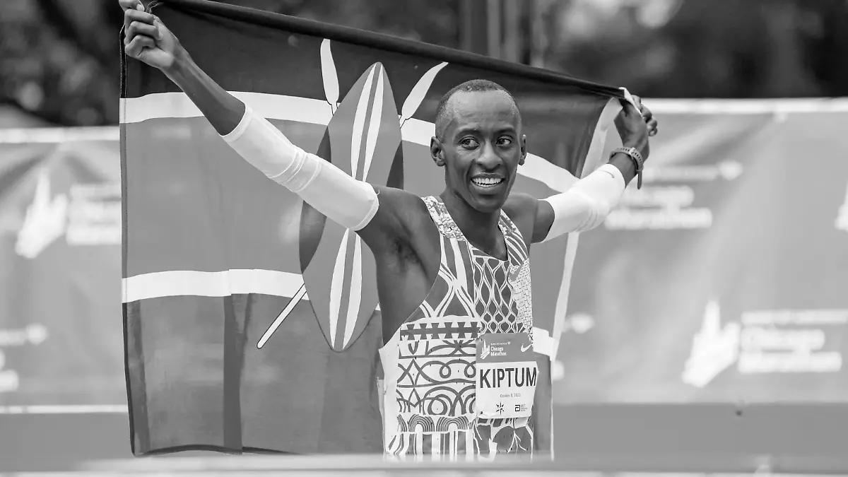 FILE PHOTO: Oct 8, 2023; Chicago, IL, USA; Kelvin Kiptum (KEN) celebrates after finishing in a world record time of 2:00:35 to win the Chicago Marathon at Grant Park. Mandatory Credit: Patrick Gorski-USA TODAY Sports/File Photo