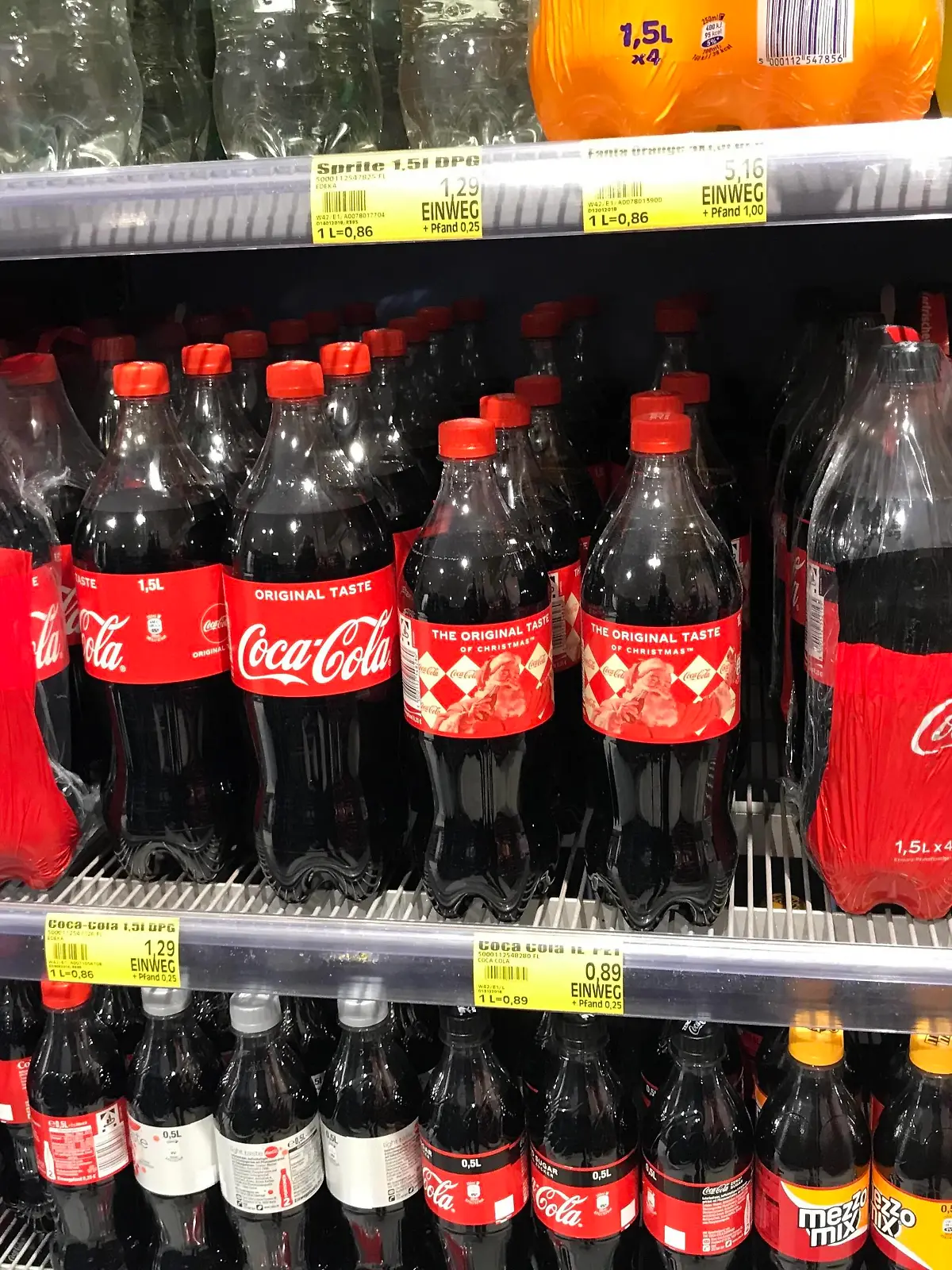Coca Cola in einer Edeka Filiale in Hamburg 28.01.2019 *** Coca Cola in an Edeka branch in Hamburg 28 01 2019 