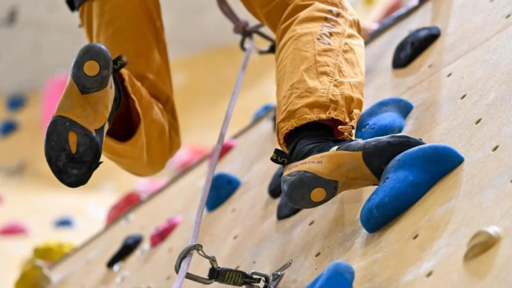 Mann (68) stürzt in den Tod