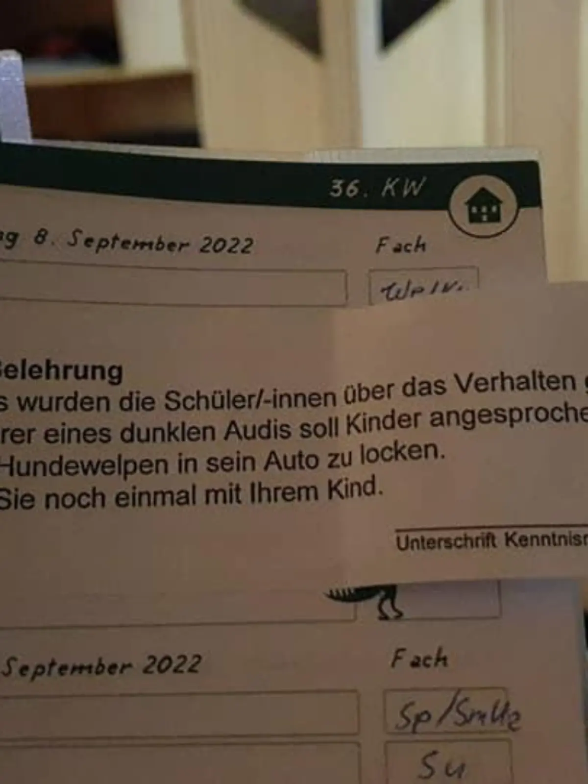 Die Schulen im Landkreis Bautzen werden zurzeit mit einem Schreiben über die polizeilichen Ermittlungen gegen einen unbekannten Kinderfänger informiert.