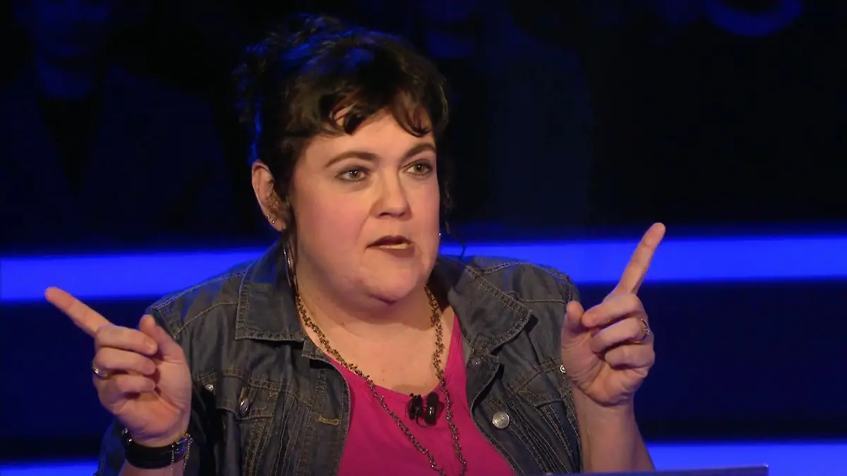 Ganz knapp verpasst! „Wer wird Millionär?“-Kandidatin Sonja Schmarbeck erzählt Moderator Günther Jauch ihrer Geschichte.