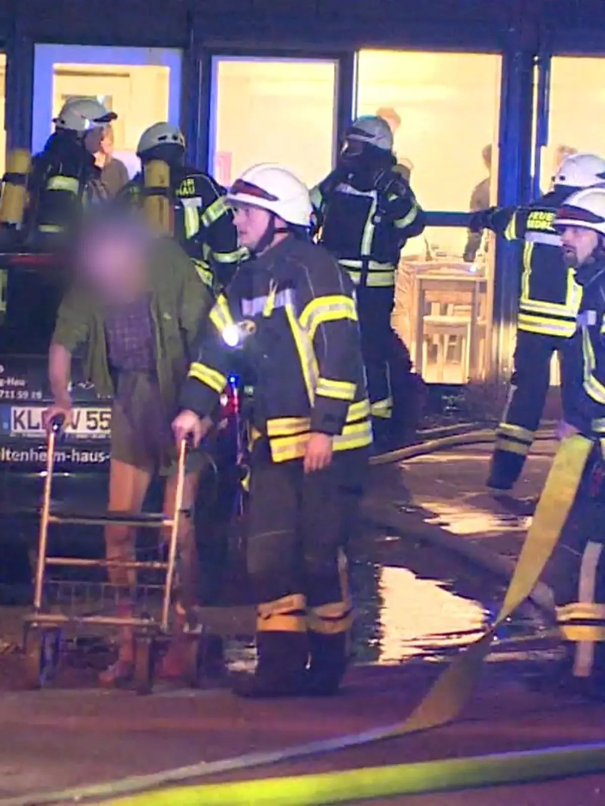 Bild zu: "Feuer in Pflegeheim in Bedburg-Hau "