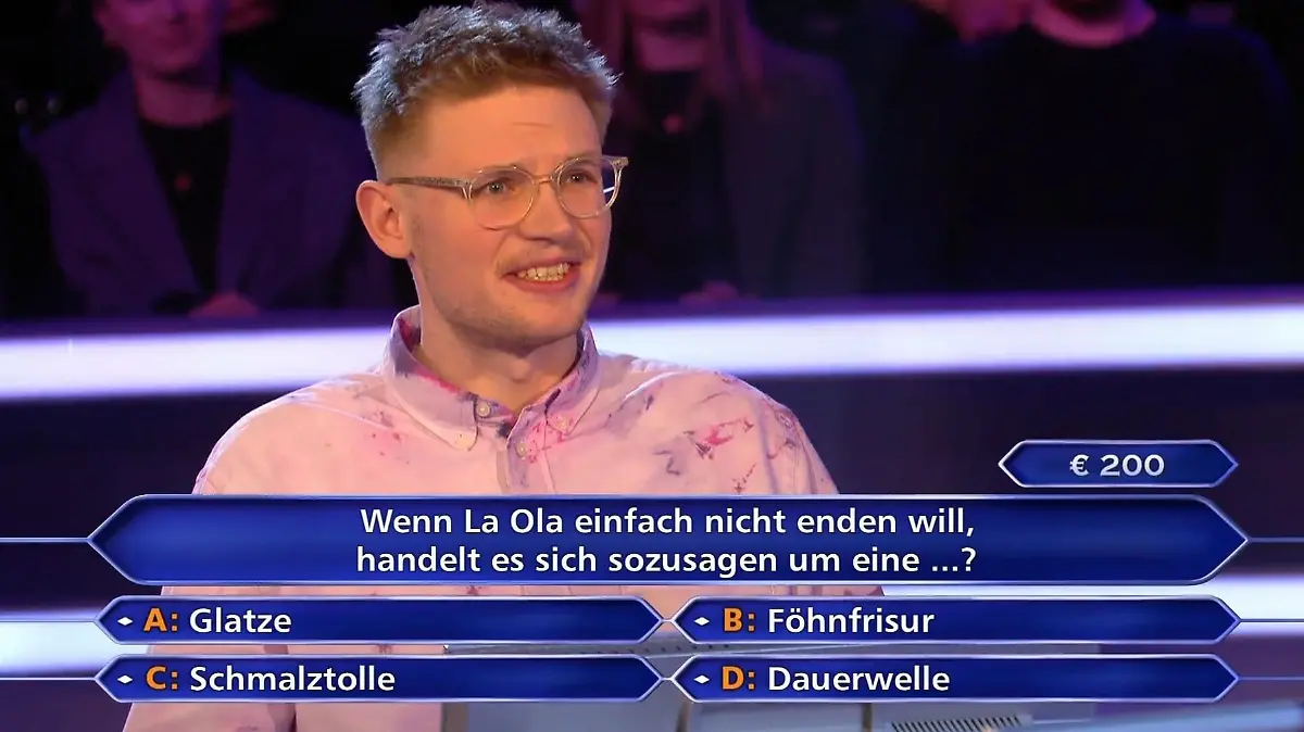 Günther Jauchs Kandidat Alexander Wilhelm outet sich als Nicht-Fußballfan und kann mit der 200-Euro-Frage erst mal nichts anfangen.
