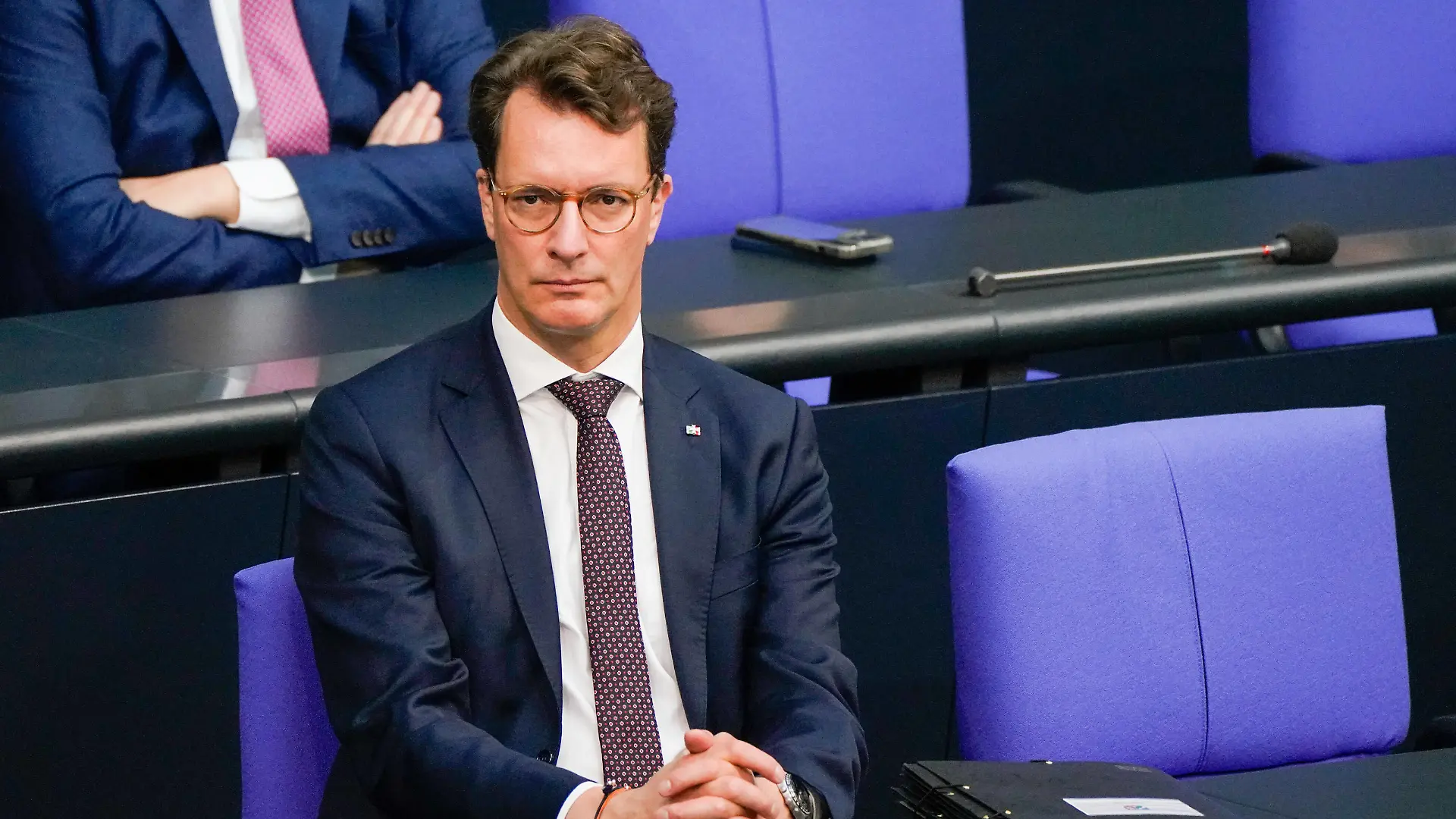 Berlin, Deutschland 7. September 2022: 50. Sitzung des Deutschen Bundestags - 2022 Im Bild: Hendrik Wüst Ministerpräsident des Landes Nordrhein-Westfalen Deutscher Bundestag Berlin *** Berlin, Germany 7 September 2022 50 Session of the German Bundestag 2022 In the picture Hendrik Wüst Minister President of the State of North Rhine-Westphalia German Bundestag Berlin Copyright: xFotostandx/xReuhlx