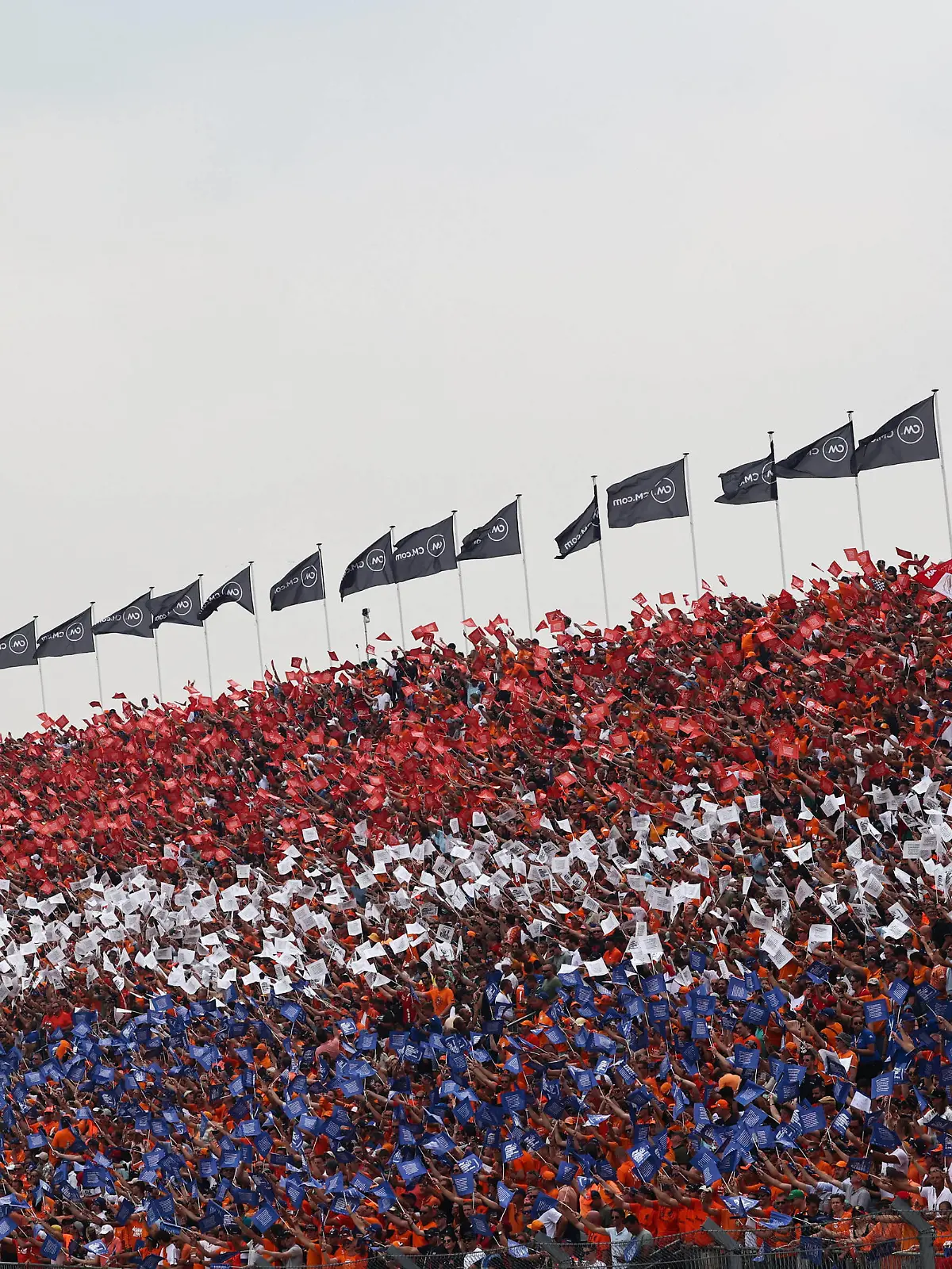  F1 Grand Prix Of The Netherlands Fans during the Formula 1 Grand Prix of The Netherlands at Zandvoort circuit in Zandvoort, Netherlands on September 4, 2022. Zandvoort Netherlands PUBLICATIONxNOTxINxFRA Copyright: xJakubxPorzyckix originalFilename:porzycki-f1grandp220904_npZOH.jpg