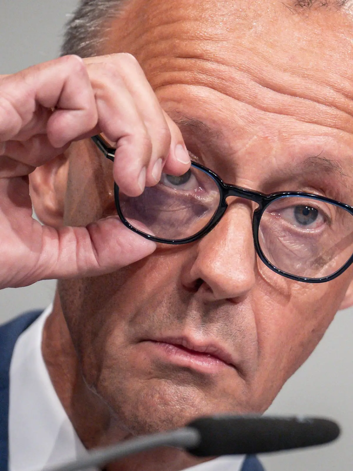 Wohin steuert die CDU in den nächsten Jahren? 1000 Dele-gierte sind heute zum Parteitag nach Hannover gereist, um Antworten auf diese und andere Fragen zu finden.