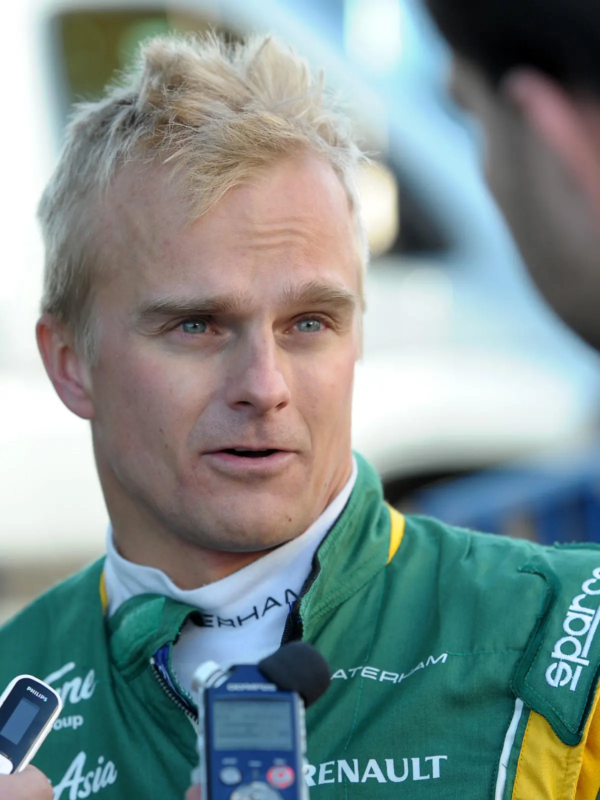 (File) Finnish Formula One driver Heikki Kovalainen of Caterham talks to journalists after the training session for the upcoming Formula One season at the Jerez racetrack in Jerez de la Frontera, Southern Spain, 08 February 2012. Photo: David Ebener/dpa (zu dpa «Kovalainen soll Räikkönen bei Formel-1-Rennen in Austin ersetzen» am 14.11.2013) +++(c) dpa - Bildfunk+++