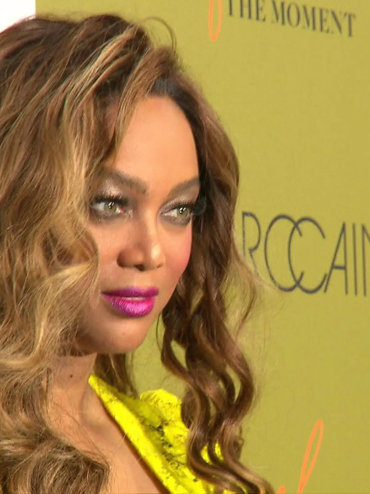 Tyra Banks gibt im RTL-Interview zu, dass sie Bammel vor dem roten Teppich hat.