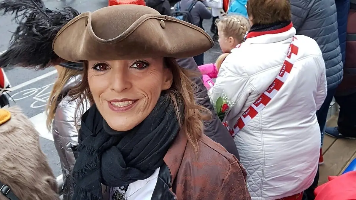 Buklem, gebürtige Kölnerin, ging in diesem Jahr an Karneval als Piratin