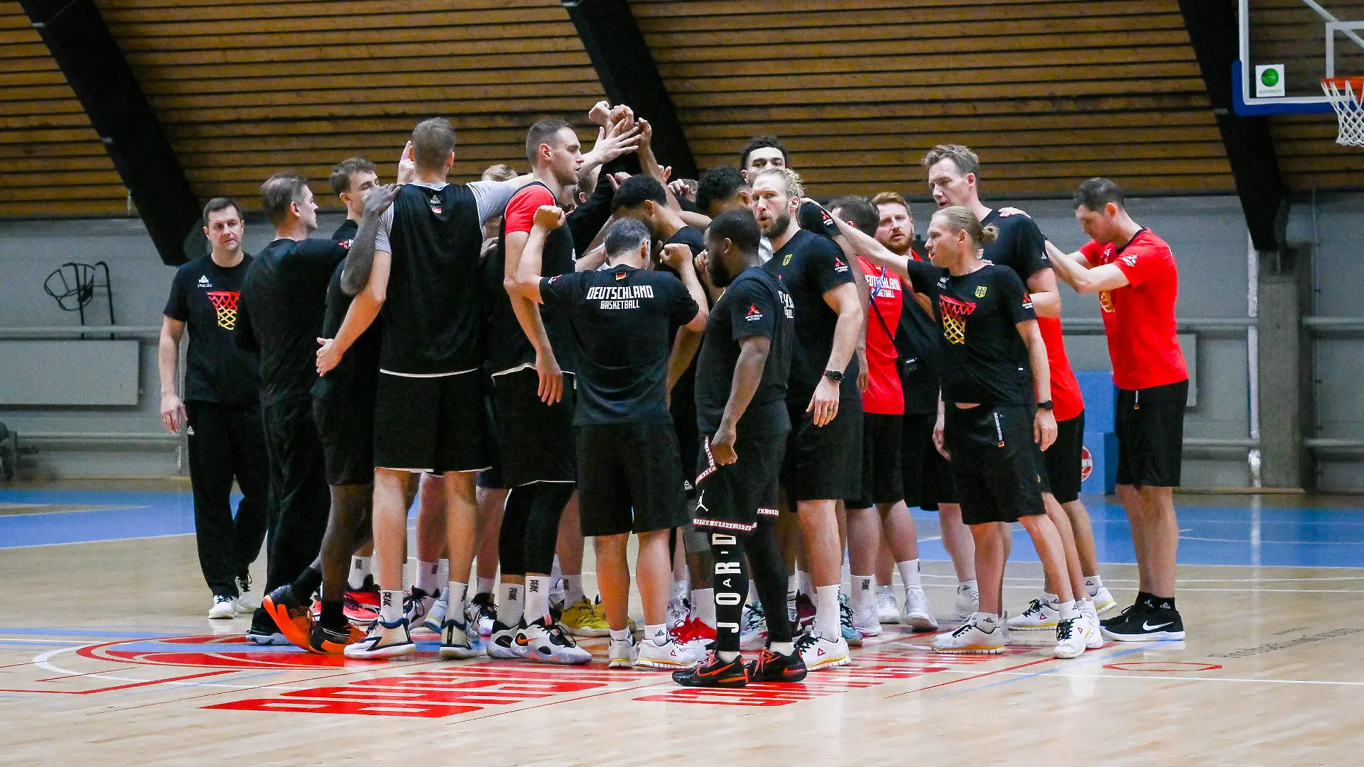 Mannschaft beim Abschlusstraining, Training, FIBA EuroBasket 2022, Basketball, 31.08.2022 Koeln Nordrhein-Westfalen Deutschland *** Team at final training, training, FIBA EuroBasket 2022, basketball, 31 08 2022 Koeln Nordrhein Westfalen Germany Copyright: xkolbert-press/MarcxNiemeyerx 