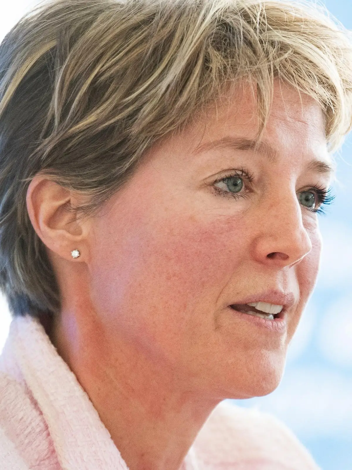 ARCHIV - 18.04.2019, Hamburg: Die Unternehmerin Christina Block spricht auf einer Pressekonferenz. (zu dpa: «Deutsche Gerichte im Sorgerechtsstreit Block nicht mehr zuständig») Foto: Daniel Reinhardt/dpa +++ dpa-Bildfunk +++