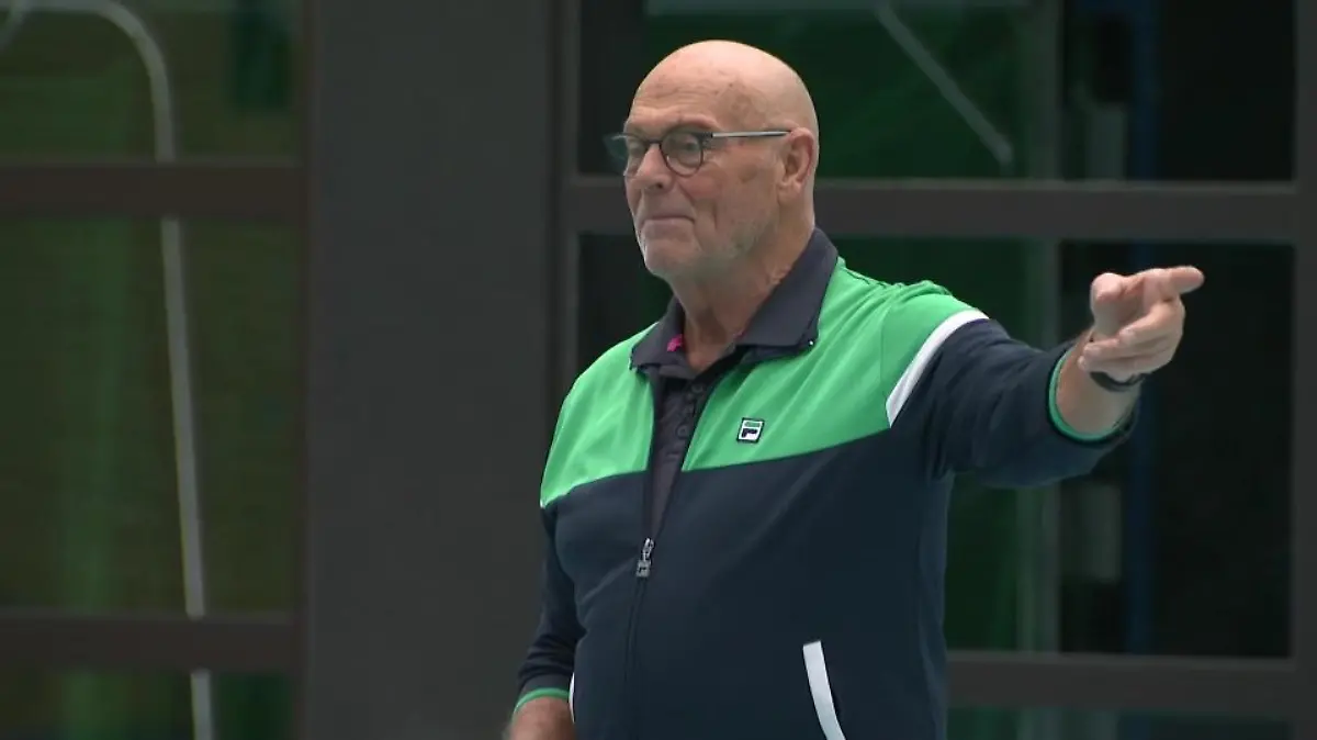 Manfred Lüssenhop ist Deutschlands wohl ältester Sportlehrer.