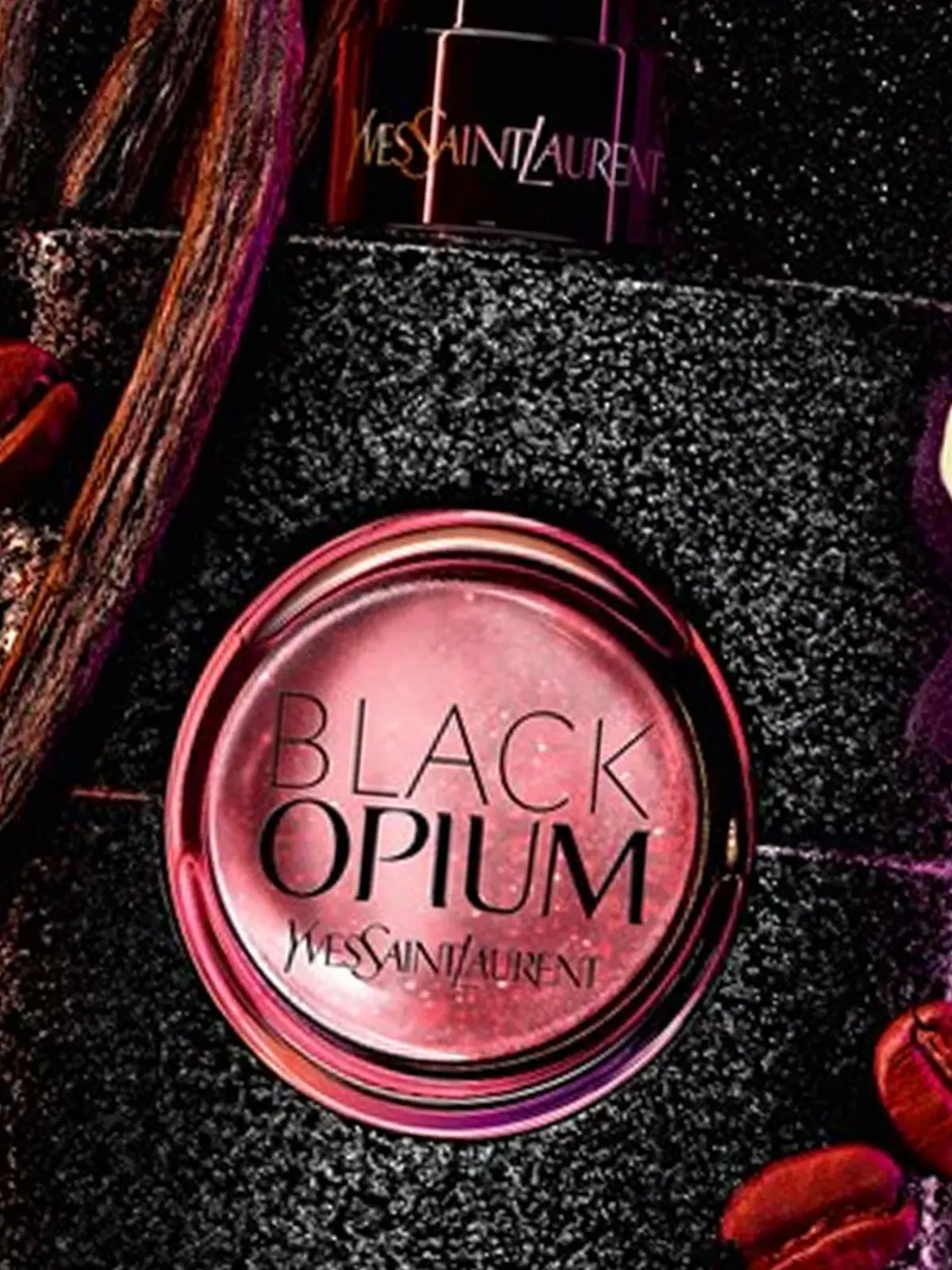 Das Parfum Black Opium von Yves Saint Laurent.