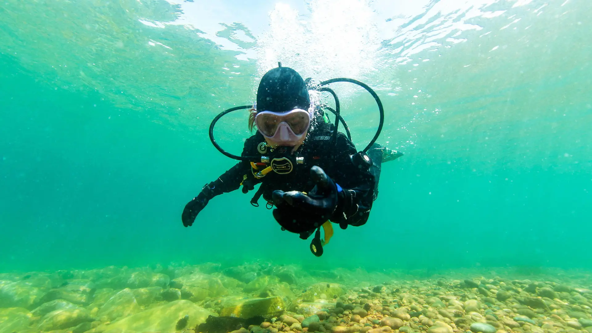 RUSSIA, VLADIVOSTOK - JUNE 24, 2023: A diver in Peter the Great Bay in the Sea of Japan. Yuri Smityuk/TASS PUBLICATIONxINxGERxAUTxONLY 60067051