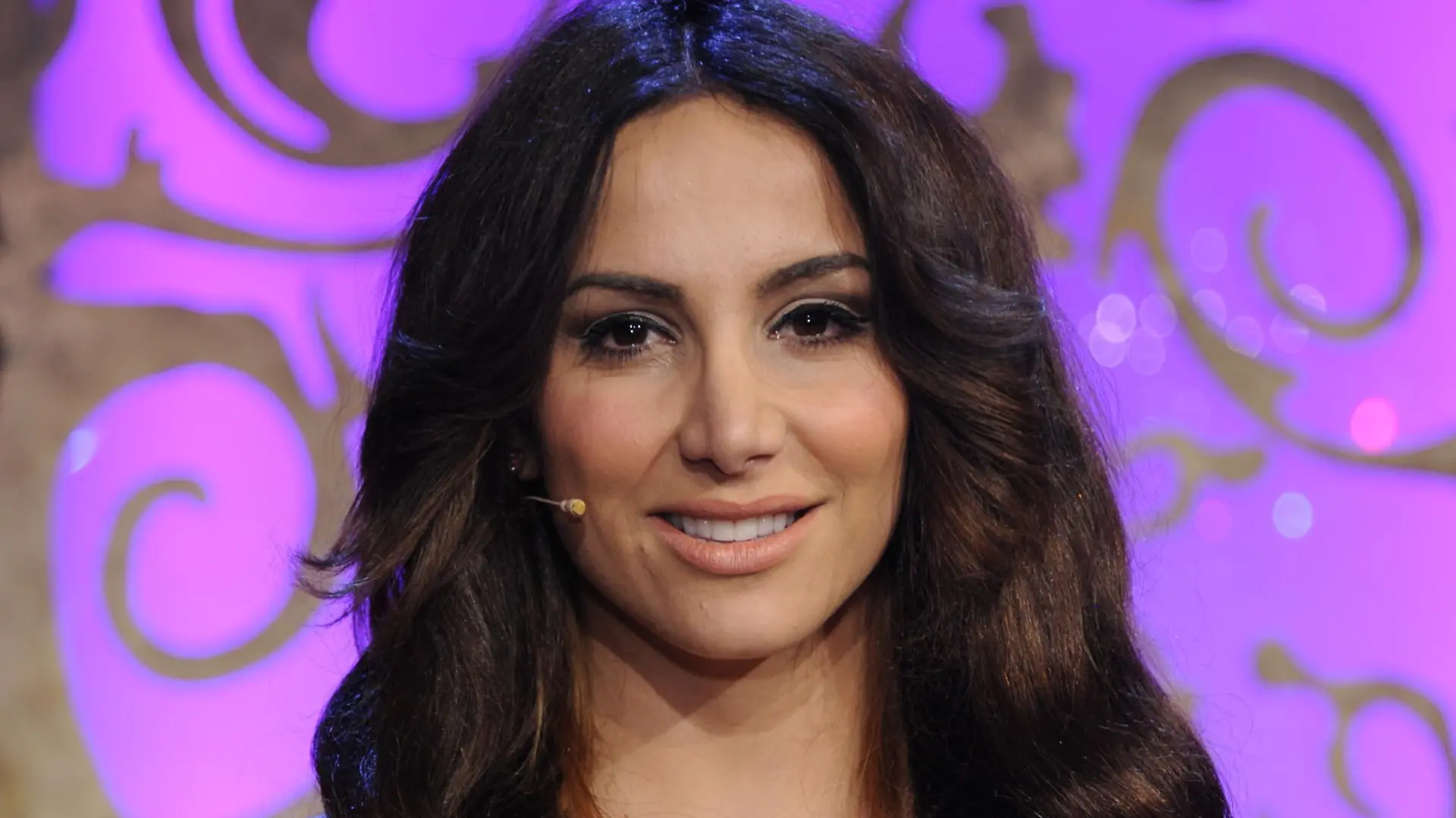 Comedian Enissa Amani ist zu Gast in der Aufzeichnung der einzigen rein weiblichen Kabarett- und Comedyshow "Ladies Night" im WDR-Fernsehen am 09.04.2014 in Köln. Foto: Horst Galuschka/dpa