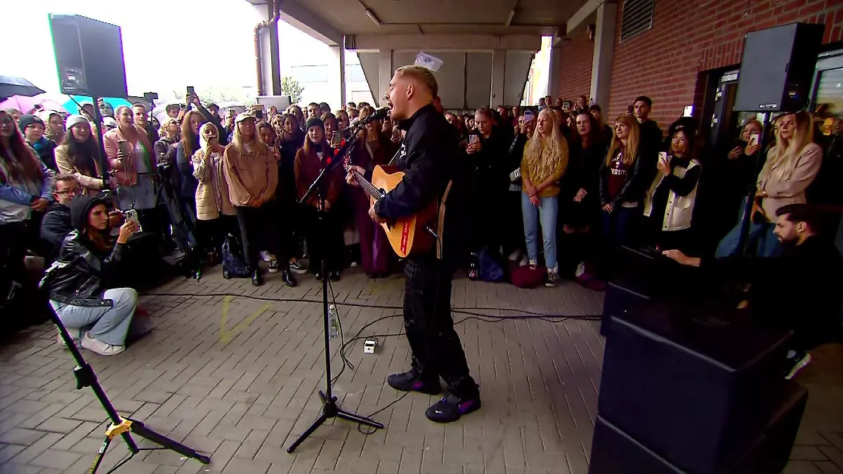 Trotz Schmuddelwetter waren die Fans von den Kuschel-Hits begeistert.